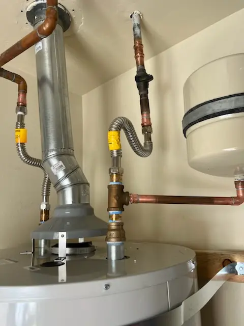 Water heater installation and plumbing repair in Oak Hill Estates